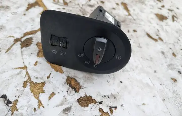 Seat Ibiza IV (6J,6P) Light switch 6J1941531H