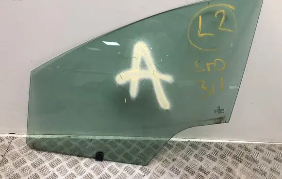 Peugeot 3008 I Front door window glass four-door