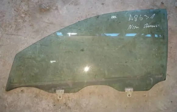 Nissan Murano Z50 Front door window glass four-door 