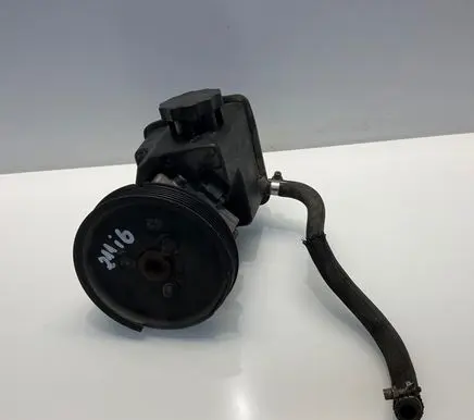 Mercedes-Benz E W211 Power steering pump A0044662001 0044662001