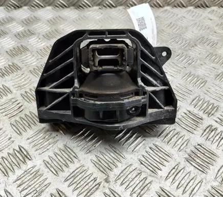 Opel Mokka B Engine mount bracket 9826513280