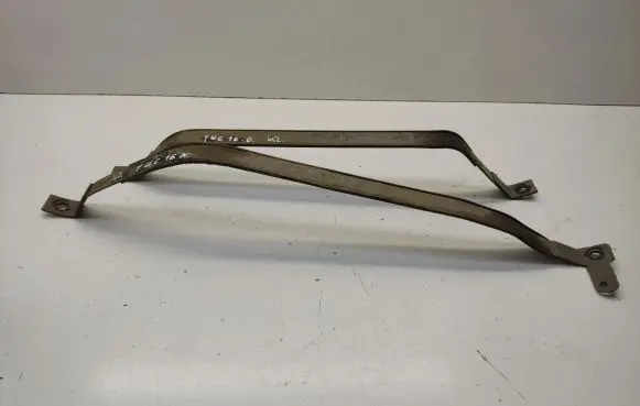 Hyundai Tucson TL Fuel tank mounting bracket 