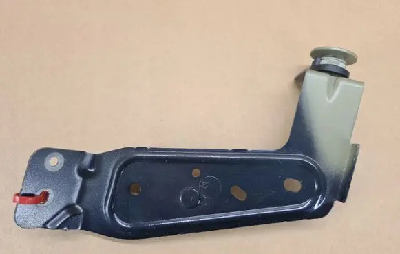 Volvo XC90 Fender mounting bracket 59I31371008
