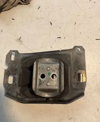 Opel Astra L Gearbox mount 9813699680