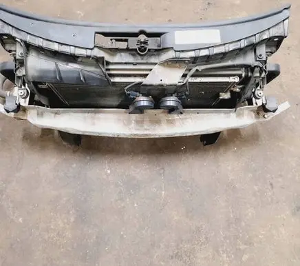 Audi A6 S6 C6 4F Radiator trim 8K0010520A