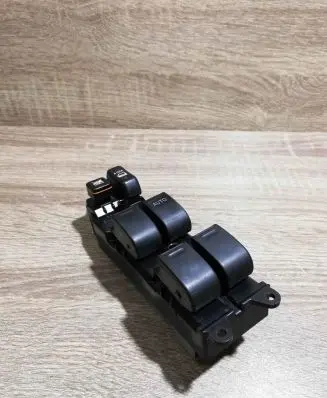 Toyota Prius (XW20) Electric window control switch 8482047012 515358
