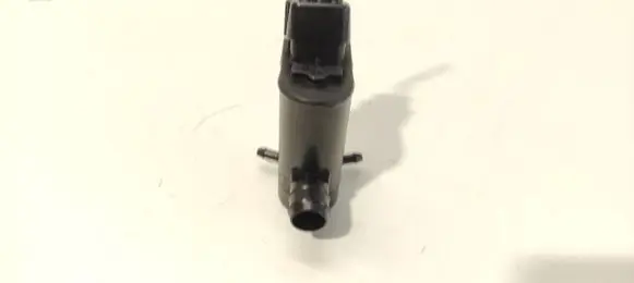 Toyota Yaris Windscreen/windshield washer pump 060210142