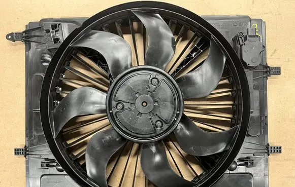 Mercedes-Benz E W213 Electric radiator cooling fan A0999061301 0130707427