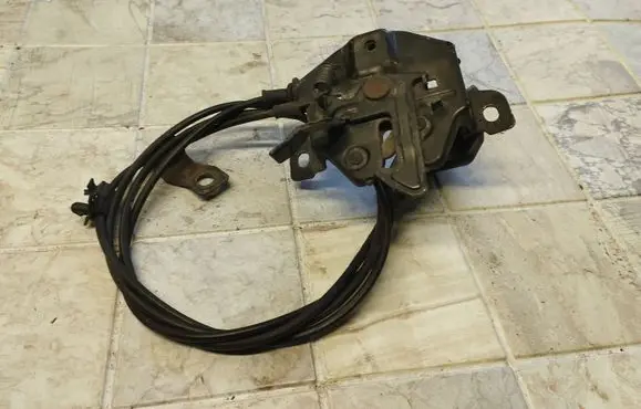 Hyundai Trajet Engine bonnet/hood lock/catch