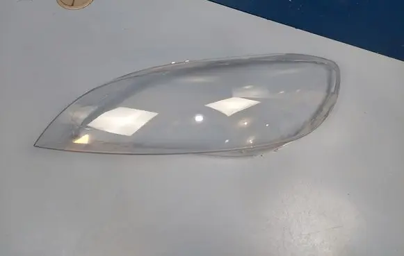 Volvo V40 Headlight lense 