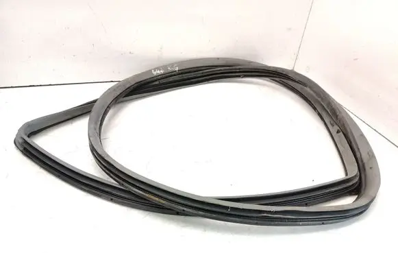 Toyota RAV 4 (XA20) Rubber seal rear door 