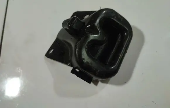 Audi A2 Rear door lock loop/hook striker 8Z0885299A