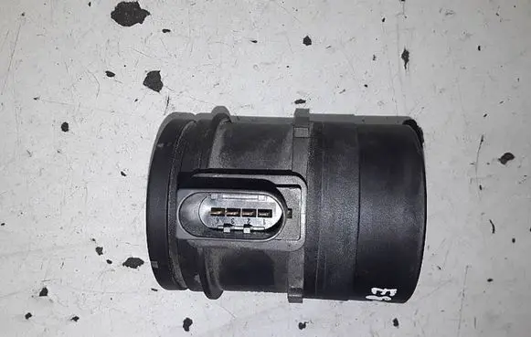 BMW 1 E81 E87 Mass air flow meter 0281002567
