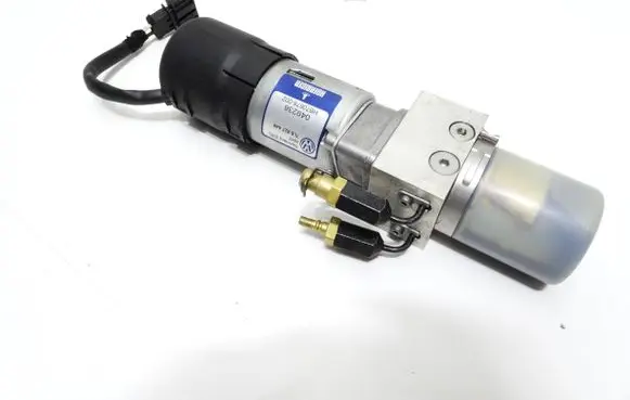 Volkswagen Touareg I Tailgate hydraulic pump motor 7L6827449 049236 HB70678002