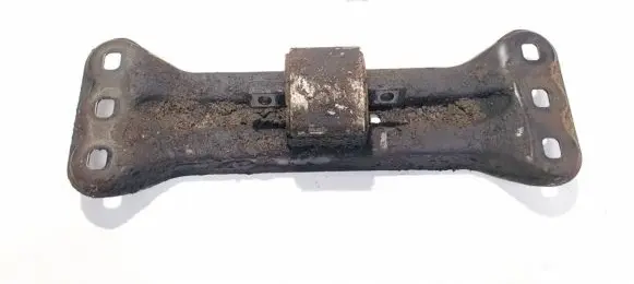 Mercedes-Benz E W212 Engine mount bracket