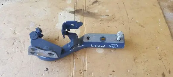 Mercedes-Benz Vito Viano W447 Engine bonnet/hood hinges A4478807500