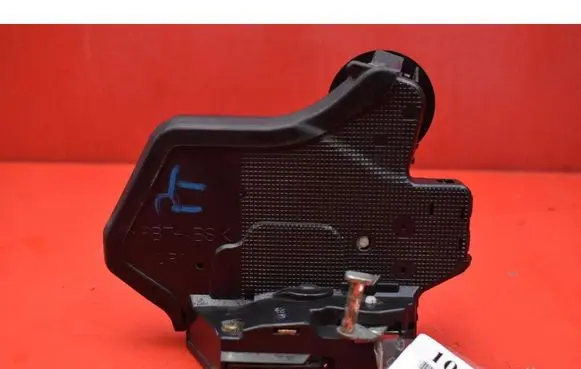 Toyota Avensis Verso Rear door lock