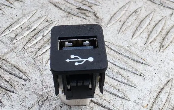 BMW X3 G01 USB socket connector 7455580