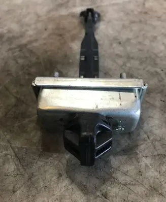 Opel Cascada Front door check strap stopper 39029705 191357