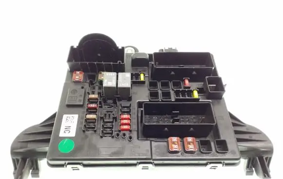 Opel Insignia A Fuse module 13277319 1327731906