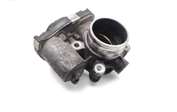Opel Astra J Electric throttle body valve 55570009