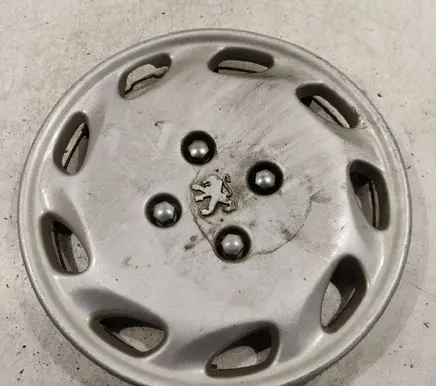 Peugeot 306 R14 wheel hub/cap/trim 9627182577