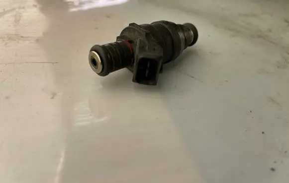 BMW 7 E38 Fuel injector 1747406 D3763FA