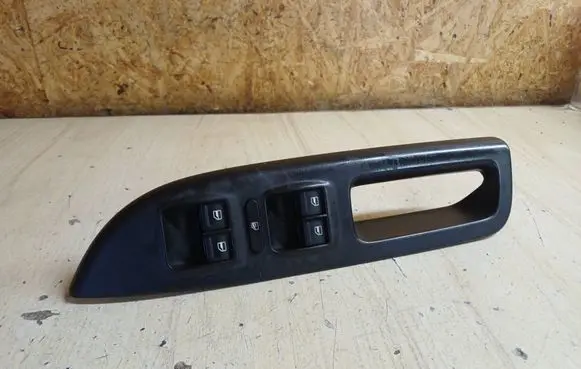 Skoda Octavia Mk2 (1Z) Electric window control switch 1Z1867171