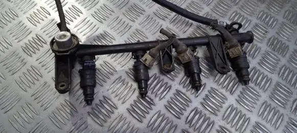 Renault Megane I Fuel main line pipe 7700864726