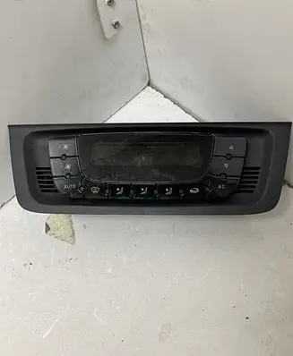 Seat Ibiza IV (6J,6P) Climate control unit 6J0820043A