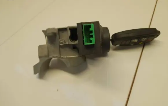 Volvo XC90 Ignition lock 8626324