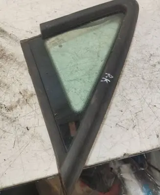 Volkswagen Touran I Front triangle window/glass DOT24M68AS2 E000255 43R00048