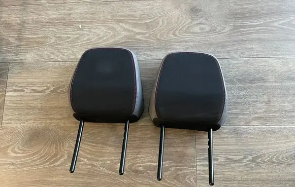 Opel Mokka B Front seat headrest