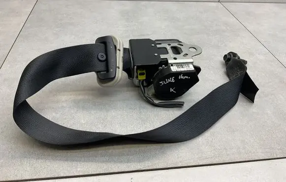 Nissan Juke I F15 Front seatbelt 6307652