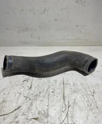 Volvo V70 Intercooler hose/pipe P9098