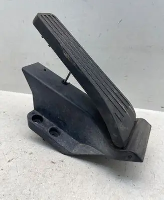 Mercedes-Benz GLK (X204) Accelerator throttle pedal A2043000304 070509 0526