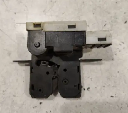 Renault Laguna II Tailgate window lock/catch/latch 8200000894