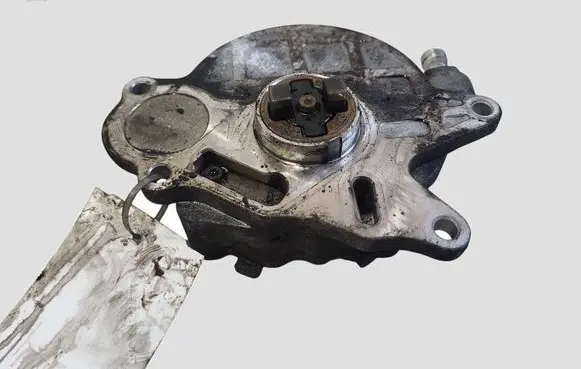 Skoda Yeti (5L) Vacuum pump 03L145100