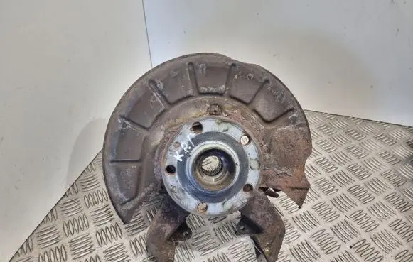 Volkswagen Caddy Front wheel hub
