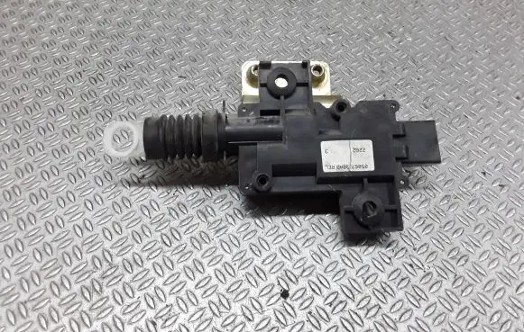 Chrysler PT Cruiser Central locking motor 05067138AB