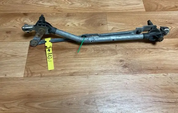 Renault Megane III Front wiper linkage 