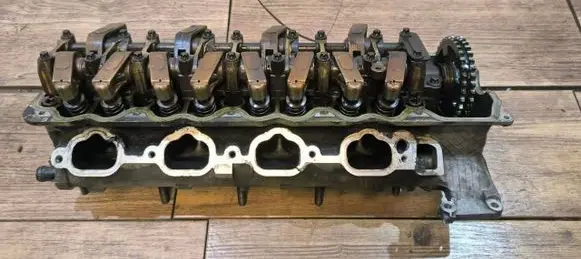 Mercedes-Benz CLS C219 Engine head R1130161601