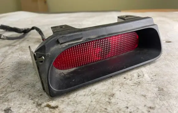 Nissan Patrol Y61 Third/center stoplight