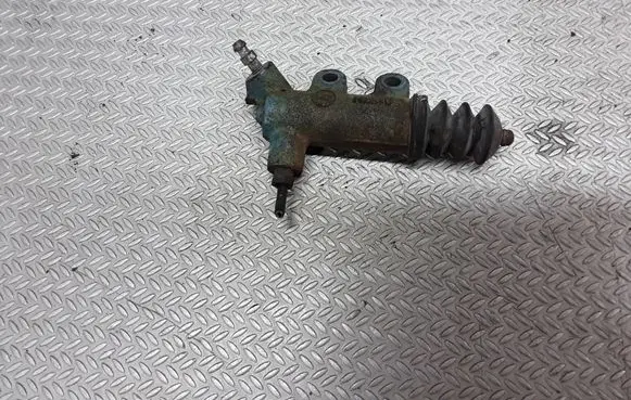 Toyota Yaris Clutch slave cylinder 