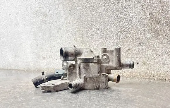 Opel Astra H Thermostat/thermostat housing 