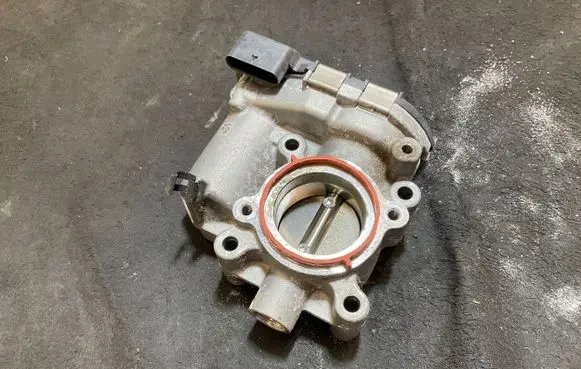 Mercedes-Benz CLA C118 X118 Throttle valve 161203209R A2821410200 0280750654