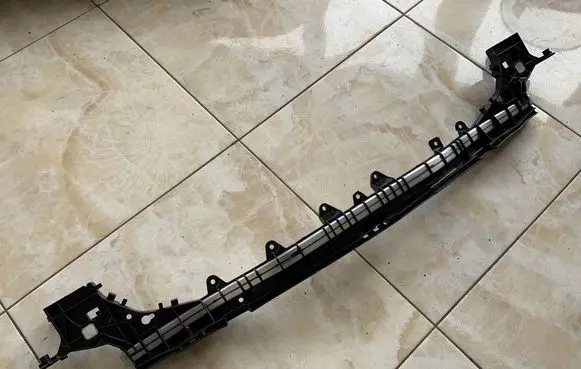 Mercedes-Benz C W205 Radiator mount bracket A2056204101 A2056207200