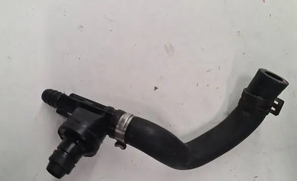 Volkswagen PASSAT B6 Vacuum line/pipe/hose 06B133753D