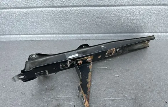 Nissan King Cab, Navara Engine hood trim 62550VK000
