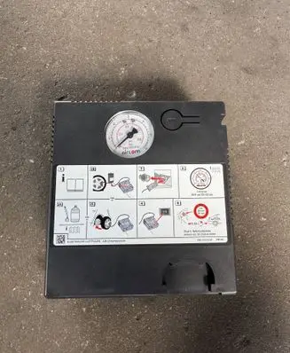 Skoda Fabia Mk3 (NJ) Tire air pump compressor 5N0012615F